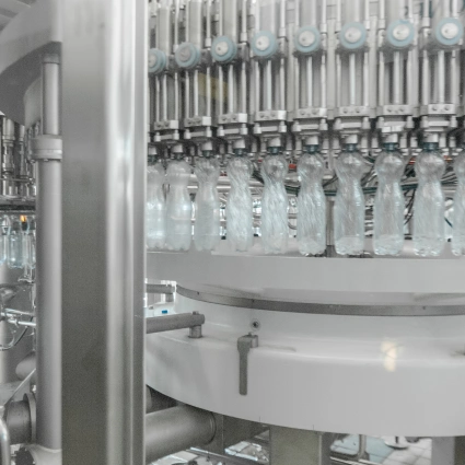 Línea de producción para botellas de plástico transparente